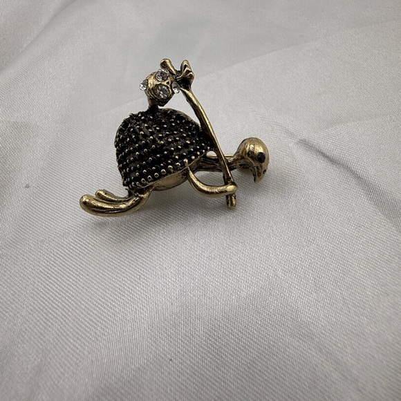 Gold and Black Turtle Brooch - Picture 3 of 5